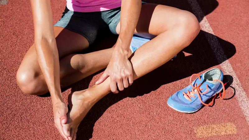 Comprendere il Piede d'Atleta Sintomi, Cause e Trattamenti