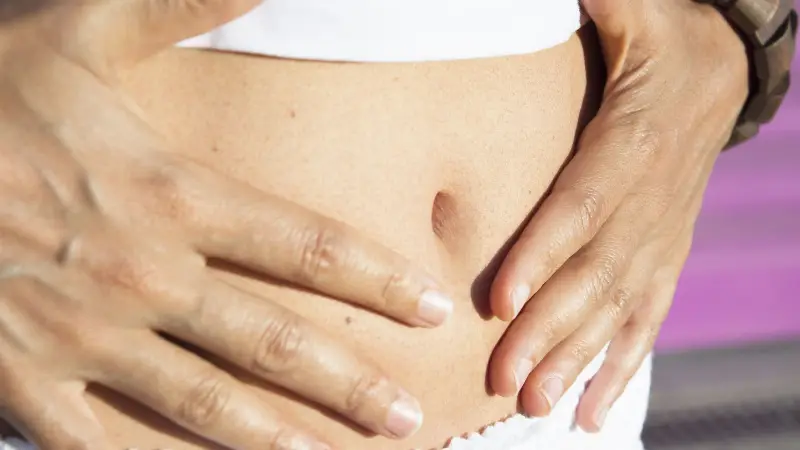 Strategie efficaci per ridurre il grasso addominale femminile