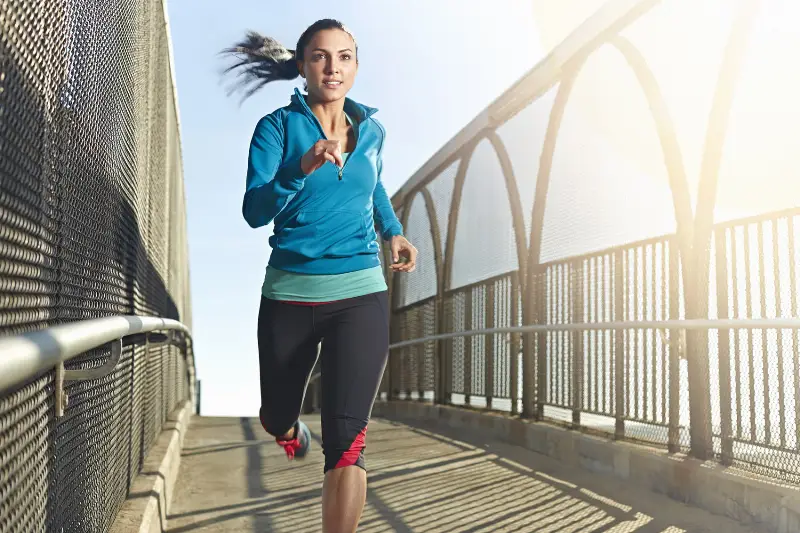 Dimagrire: meglio correre o camminare veloce?